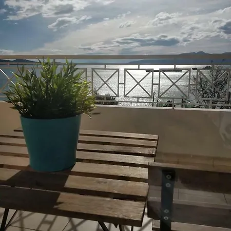 Kostas Sea View Apartment